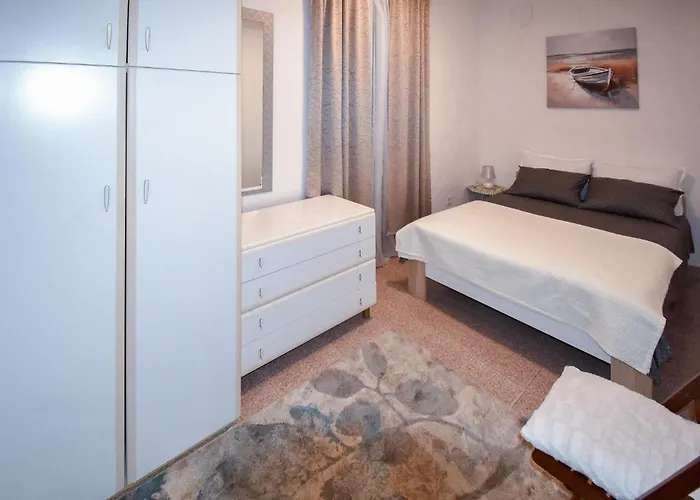 Pet Friendly Apartment In Pula With Wifi