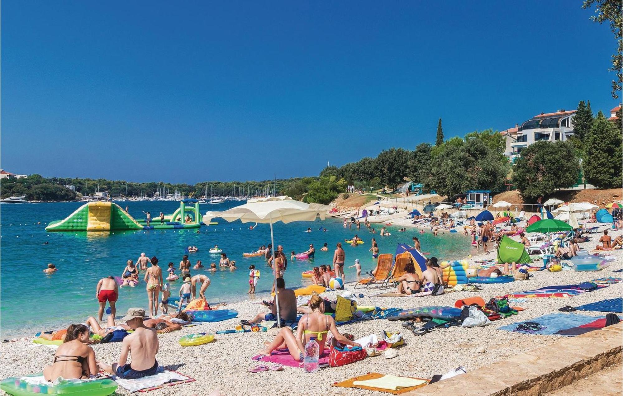 Apartman Pet Friendly In With Wifi Pula